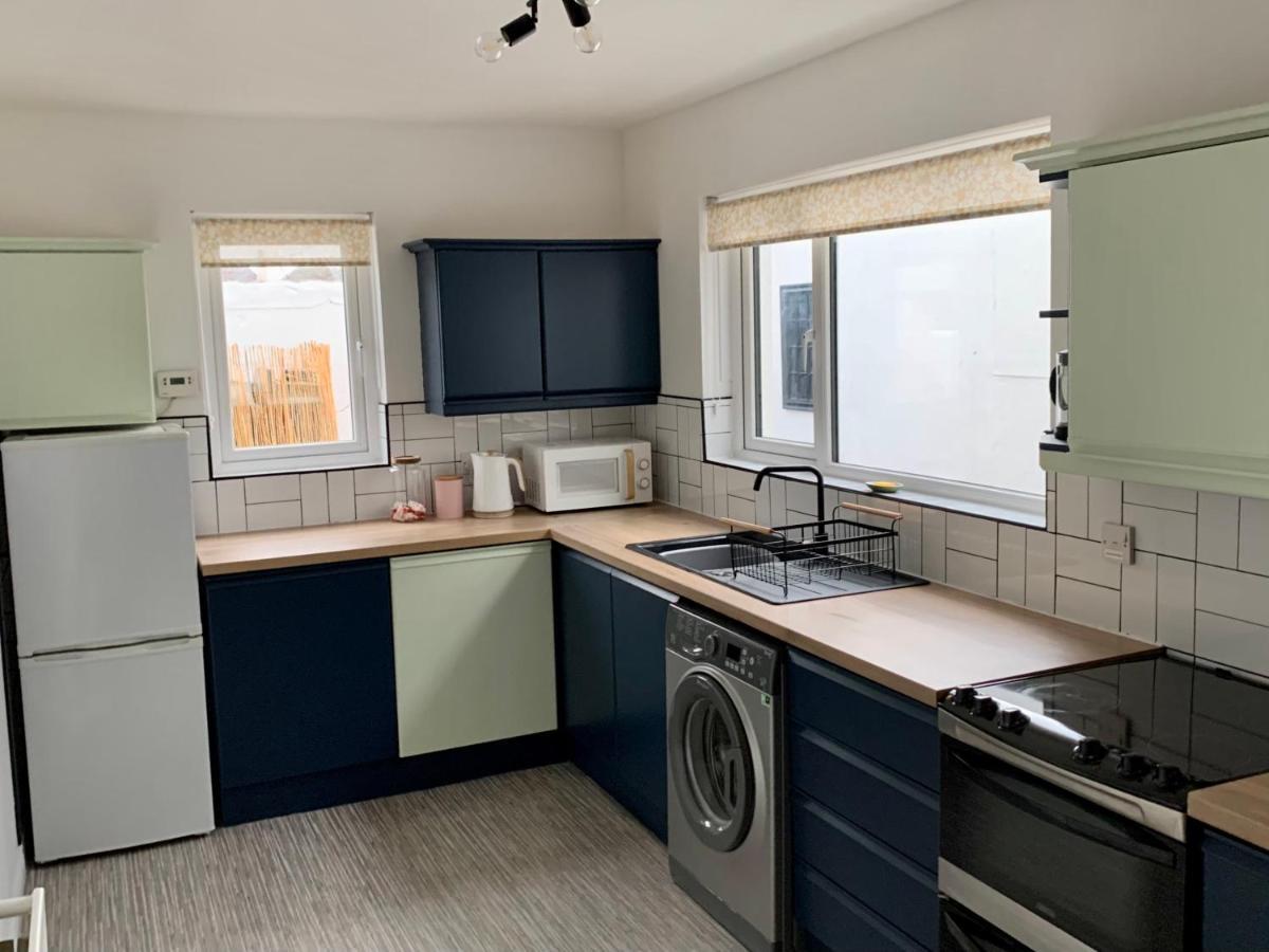 La Brisa-Fully Refurbished, Perfect Local Villa Portrush Luaran gambar
